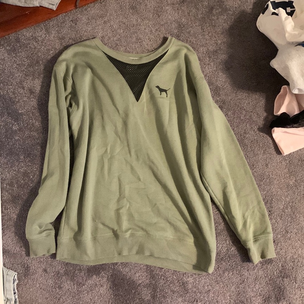 VS pink crew neck